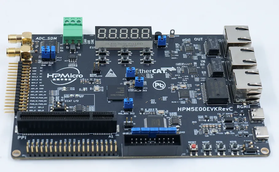 HPM SDK 收录的 HPM5E00EVK Rev C 实物照片。本文的 HPM5E3Y 工程与这张官方 EVK 图用于说明开发链路;芯片、板卡版本和引脚必须按手头硬件核对。